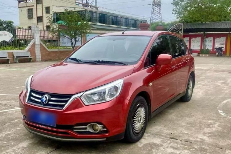 Used Venucia R50 2016 1.6L Automatic Elite Edition
