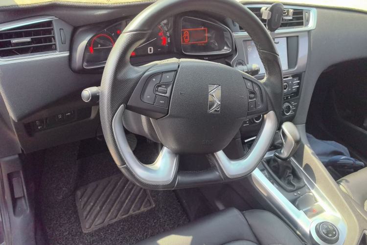 Used DS 6 2016 1.6T Luxury Edition THP160