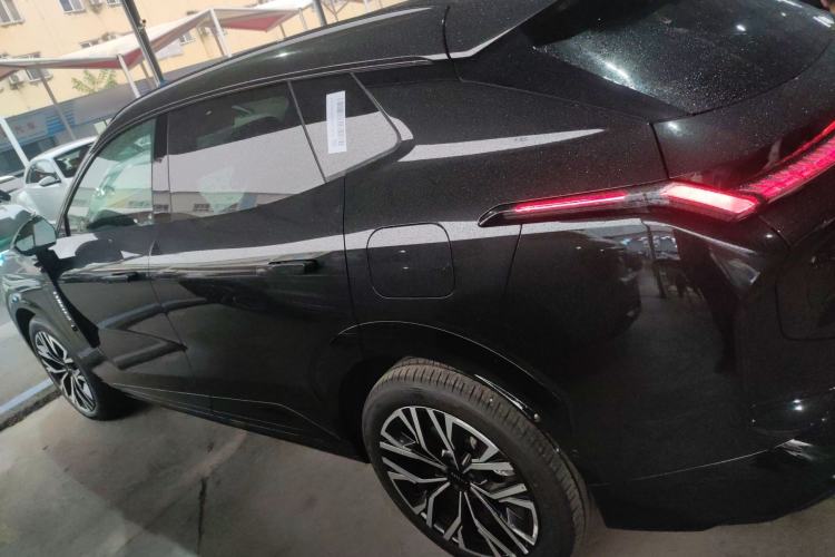 Used Lynk & Co 08 EM-P 2026 Model 210 Four-Wheel Drive Performance Ultra H7 Exterior 3