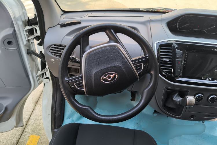 Used SAIC MAXUS Xintu V80 