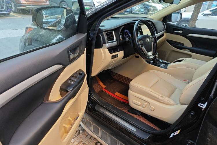 Used Toyota Highlander 2018 2.0T Four-Wheel Drive Prestige Version 7 Seats China VI Standard
