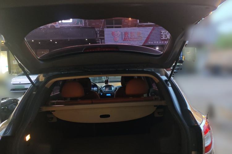 Used Hyundai ix35 2013 2.0L Automatic Two-Wheel Drive Smart GLS China IV Standard Trunk