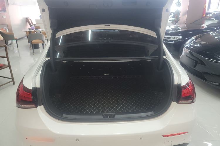 Used Mercedes-Benz A-Class 2022 Revised Version A 200 L Sport Sedan Fashionable Style Trunk