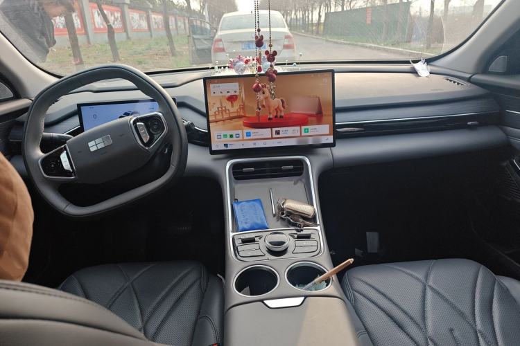 Used Geely Galaxy L6 2025 EM-i 140km Explorer+ Edition Center Console