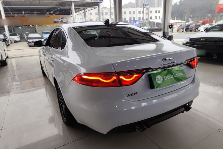 Used Jaguar XF 2016 XF 2.0T Two-Wheel-Drive Luxury Edition
