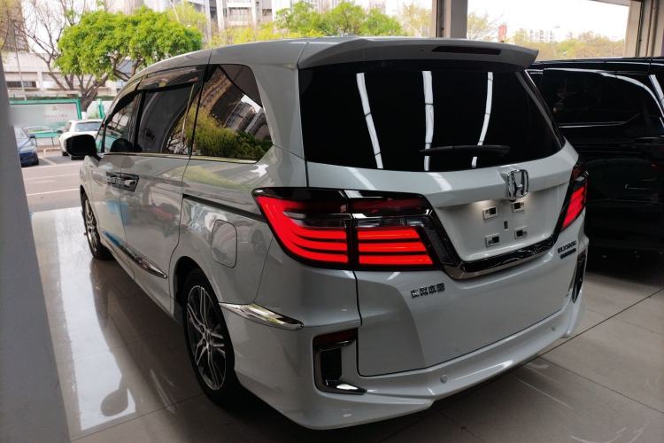 Used Honda Elysion 2019 2.0L Hybrid Luxury Edition
