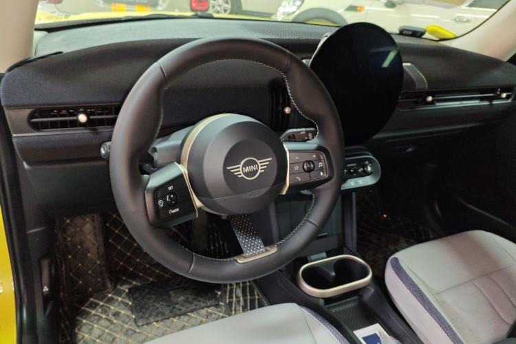 Used MINI 2025 1.5T COOPER Classic Edition
