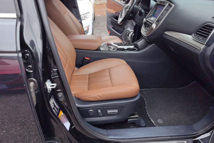 Used Changan CS95 2017 2.0T Two-Wheel Drive Zhituo Edition