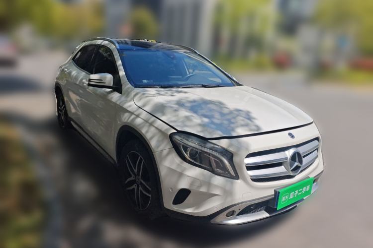 Used Mercedes-Benz GLA 2016 GLA 200 Fashion Model Front Right 45 Deg