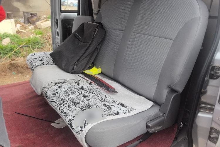 Used Wuling Rongguang 2019 1.5L Extended-Body Van Base Model with 5 Seats Left Rear Seat