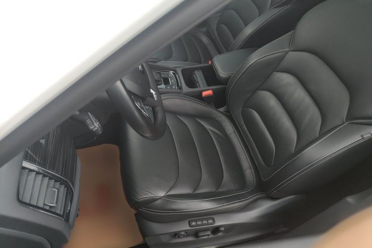 Used Skoda Kodiaq 2017 TSI330 7-Seater Two-Wheel-Drive Luxury Edition Left Front Seat