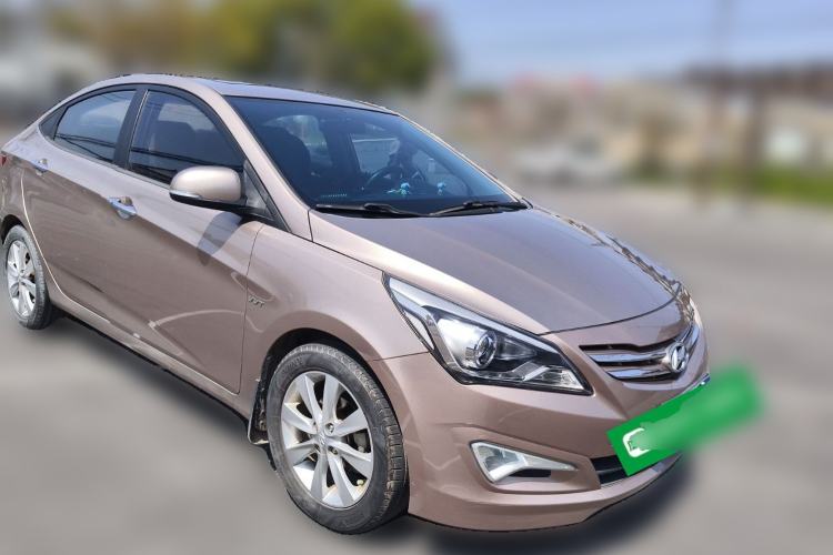 Used Hyundai Verna (older generation) 2014 1.4L Manual Top-Tier Model TOP Front Right 45 Deg
