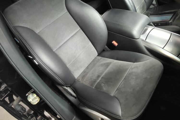 Used Mercedes-Benz R-Class 2014 R 320 4MATIC Business Model Right Front Seat