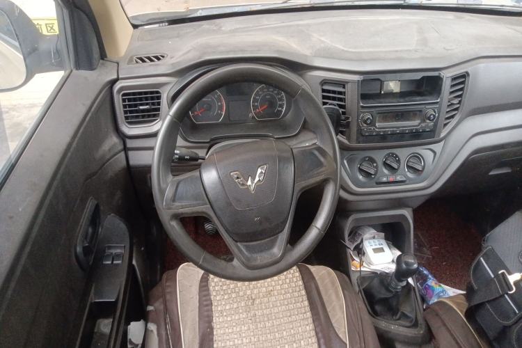 Used Wuling Hongguang V 2019 1.5L Jingqu Version China VI LAR
