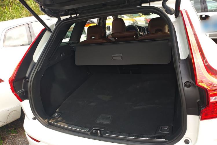 Used Volvo XC60 New Energy 2024 T8 Plug-in Hybrid Long-Range All-Wheel Drive Smart Luxury Edition Trunk