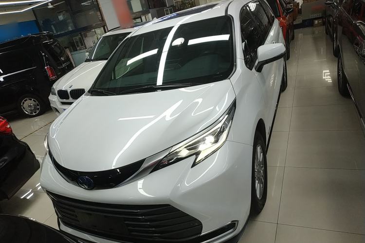 Used Toyota Sienna 2021 2.5L Hybrid Premium Edition
