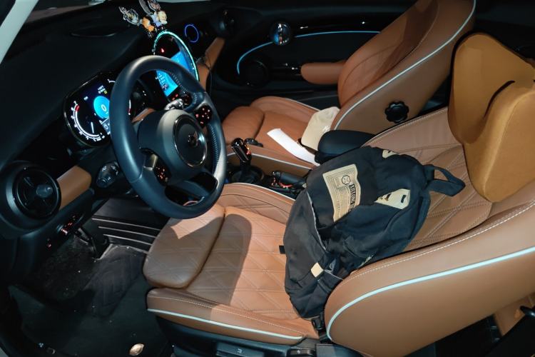 Used MINI 2022 1.5T COOPER Artist