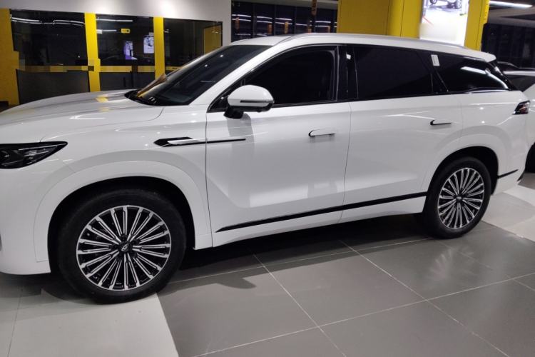 Used Chery Tiggo 9 2025 2.0T Automatic Two-Wheel Drive Luxury Edition 5 Seats