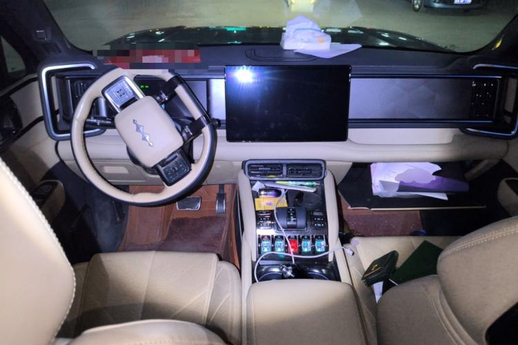 Used Formula Leopard 5 2023 Explore Edition
