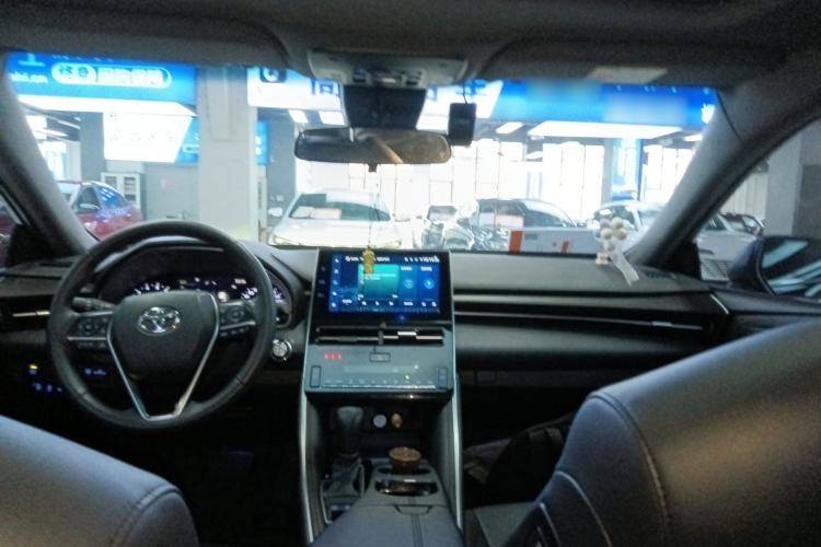 Used Toyota Avalon 2023 2.0L Luxury Edition Center Console