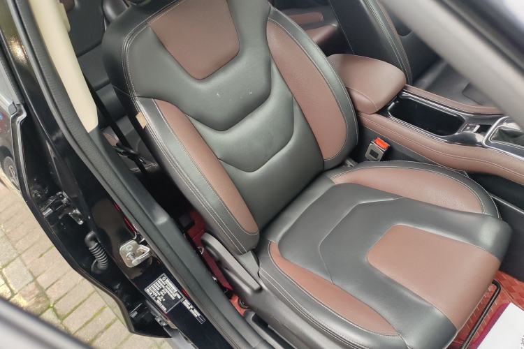 Used Dongfeng Fengon 580 2017 Revised Version 1.5T CVT Luxury Edition Right Front Seat