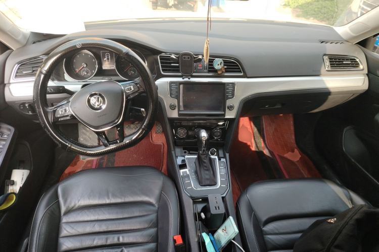 Used Volkswagen Lamando 2018 280TSI DSG Comfort Edition Center Console