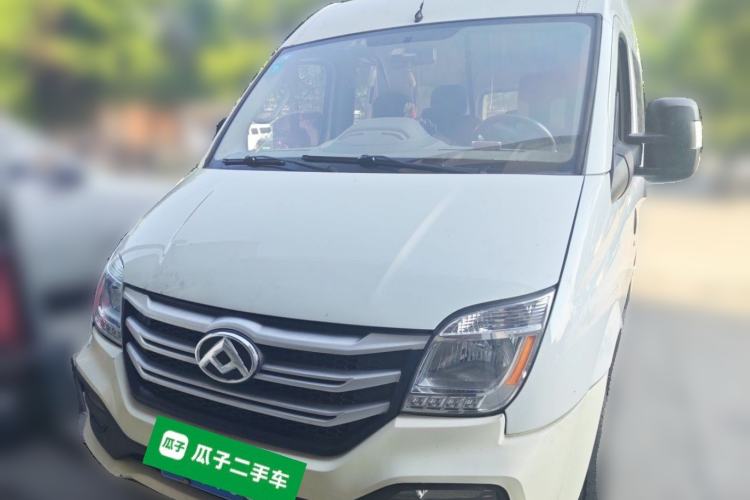Used SAIC MAXUS Xintu V80 2019 2.0T Plus AMT Aoyuntong Short Wheelbase Mid-Roof 5/6-Seater