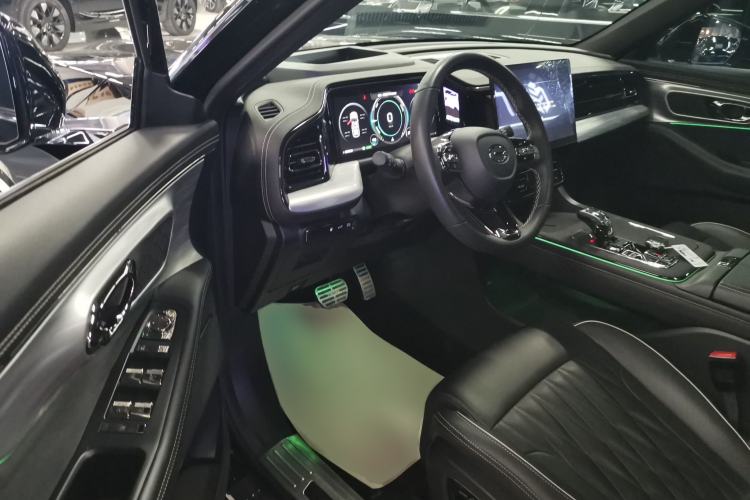 Used GAC Trumpchi GS8 2022 Dual-Engine Series 2.0TM Two-Wheel Drive Prestige Edition (7 Seats) Driver Seat