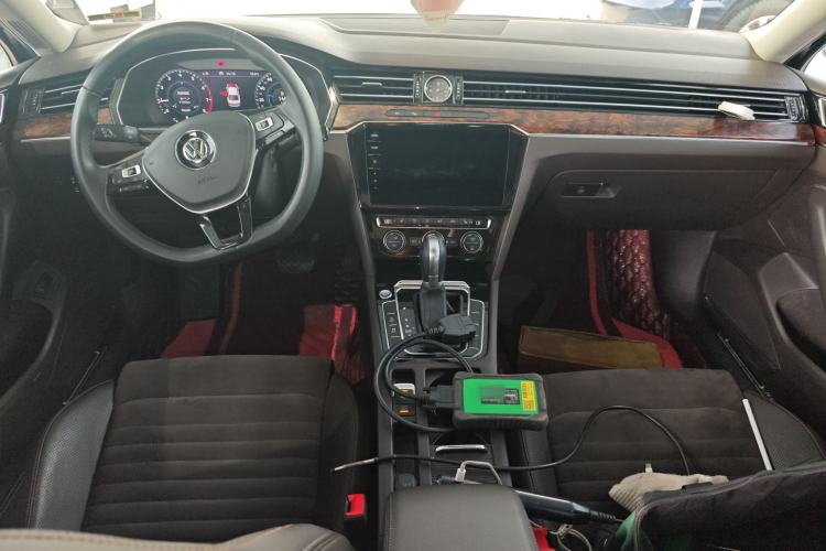 Used Volkswagen Magotan 2018 330TSI DSG Luxury Model Center Console