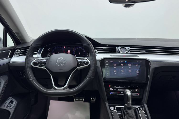 Used Volkswagen Magotan 2023 2 Million Units Commemorative Edition 330TSI DSG Luxury Version Interior 2