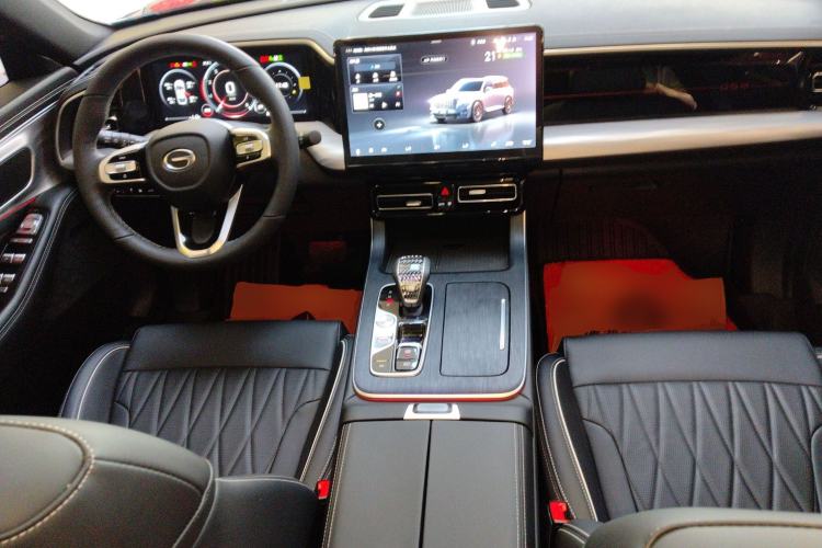 Used GAC Trumpchi GS8 2025 Linghang Series 2.0 TGDI Four-Wheel-Drive Luxury Edition 5 Seats Center Console