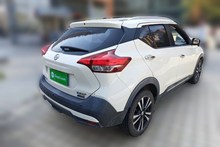 Used Nissan Kicks 2018 1.5L CVT Smart Connect Deluxe Edition
