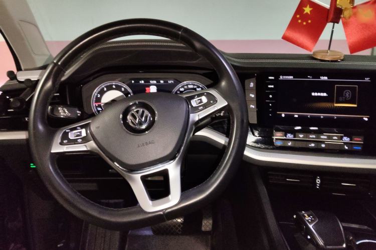 Used Volkswagen Touareg 2019 2.0 TSI Flagship Edition China VI Steering Wheel
