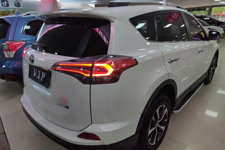 Used Toyota RAV4 2016 2.0L CVT Two-Wheel Drive Fashion Edition China V Standard
