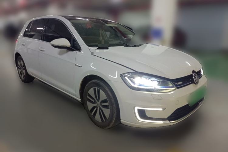 Used Volkswagen Golf Pure Electric 2020 Chari Front Right 45 Deg