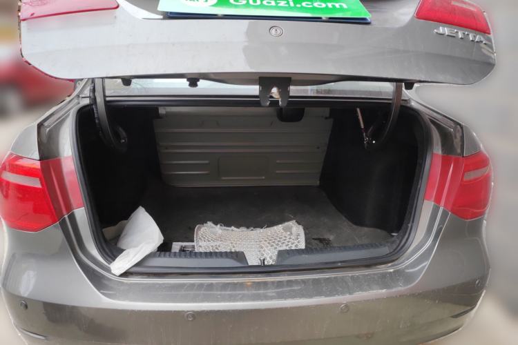 Used Volkswagen Jetta 2013 1.4L Manual Comfort Model
