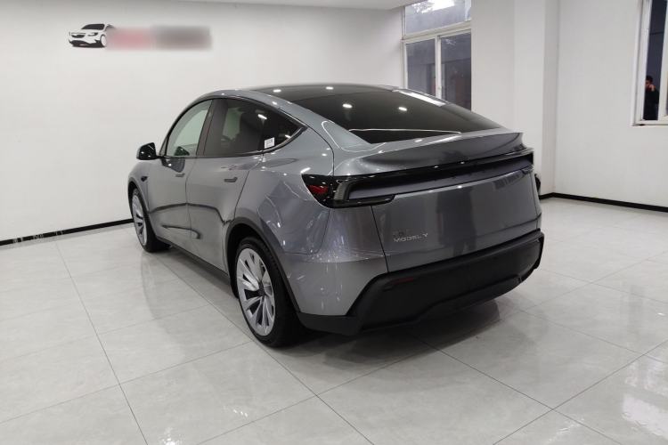 Used Tesla Model Y 2025 Rear-Wheel-Drive Version
