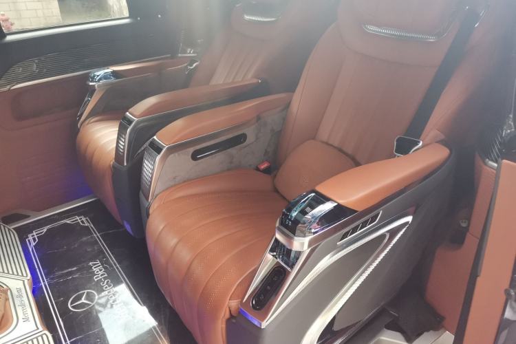 Used Mercedes-Benz V-Class 2022 V 260 Avantgarde Edition
