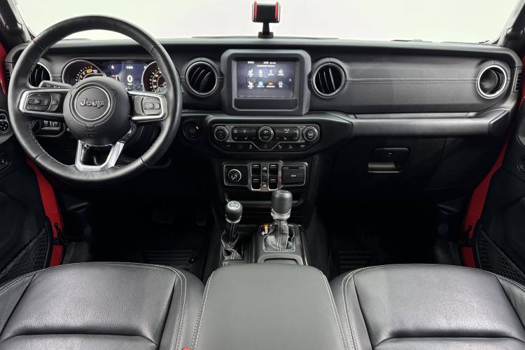 Used Jeep Wrangler 2019 2.0T Sahara Four-Door Version China VI Emission Standard