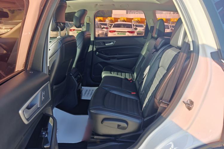 Used Ford Edge 2018 EcoBoost 245 Two-Wheel-Drive Platinum Edition 7-Seater China V Emission Standard Interior 2