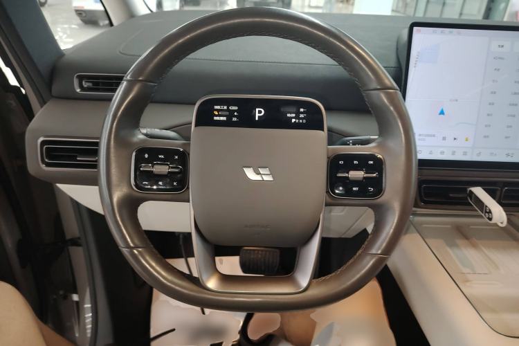 Used Li Auto MEGA 2024 Ultra Model
