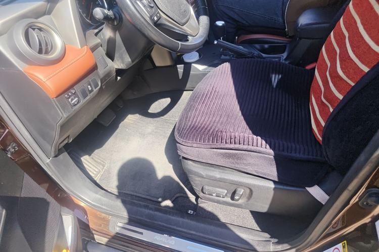 Used Toyota RAV4 2013 2.5L Automatic 4x4 Luxury Edition Left Front Seat