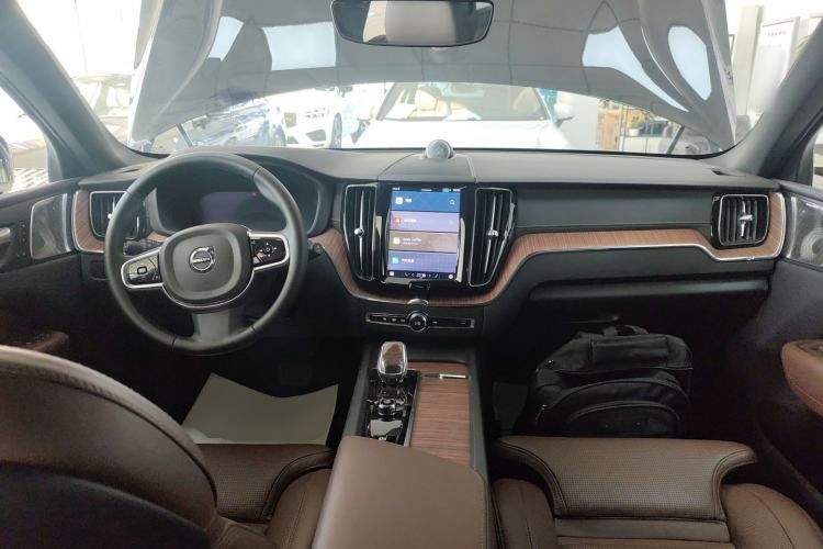 Used Volvo XC60 New Energy 2025 Plug-in Hybrid Long-Range All-Wheel Drive Smart Luxury Edition