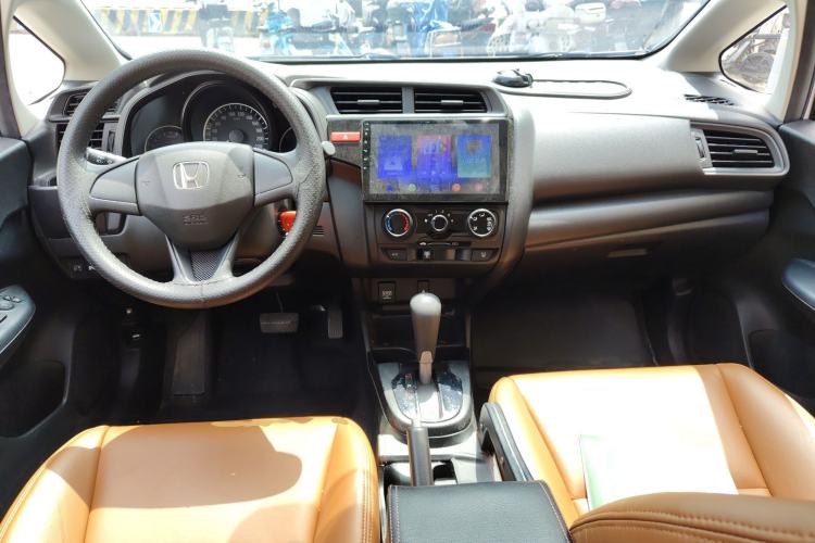 Used Honda Fit 2016 1.5L LXS CVT Comfort Sunroof Version Center Console