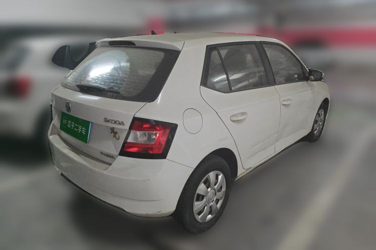 Used Skoda Fabia 2015 1.4L Manual Front-Wheel Drive Model Rear Right 45 Deg