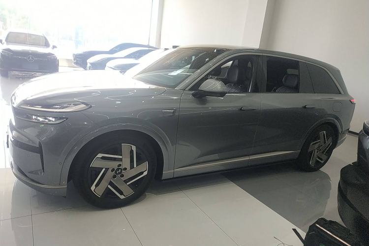 Used ONVO Luxeed L90 2025 Model—Ultra Six-Seater Version