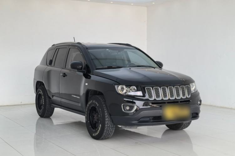 Used Jeep Compass 2014 Revised Version 2.4L Four-Wheel Drive Luxury Edition Exterior 2