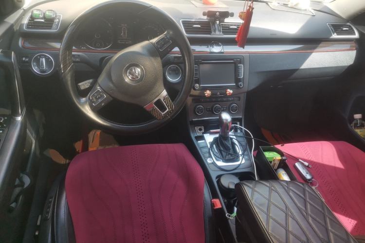 Used Volkswagen Magotan 2013 2.0 TSI Prestige Model Center Console