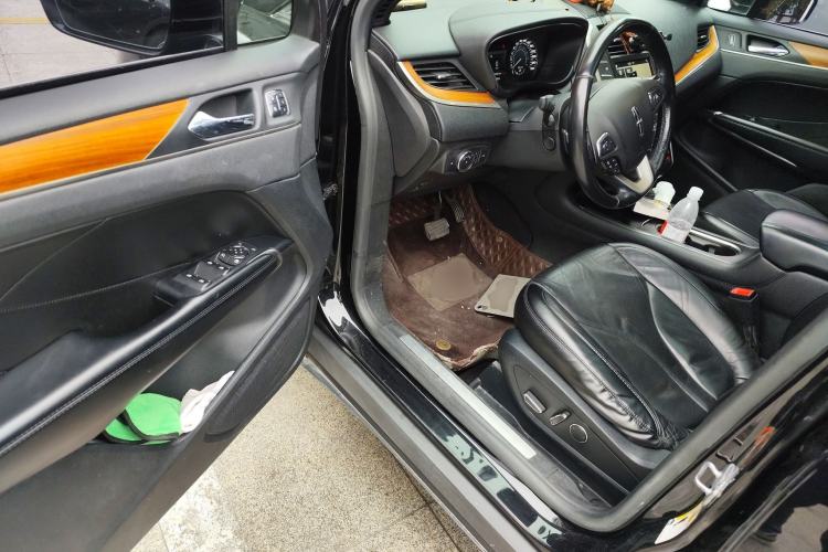 Used Lincoln MKC 2017 2.0T Two-Wheel-Drive Luxury Edition