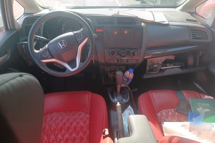 Used Honda Fit 2016 1.5L LX CVT Comfort Model Center Console